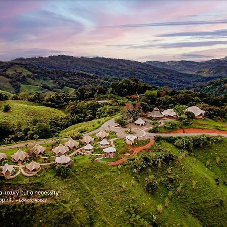 Holos Retreat Center: The Entire Ridge Basecamp Baru Ngoại thất bức ảnh