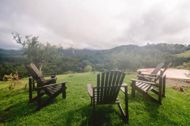 Holos Retreat Center: The Entire Ridge Basecamp Baru Ngoại thất bức ảnh