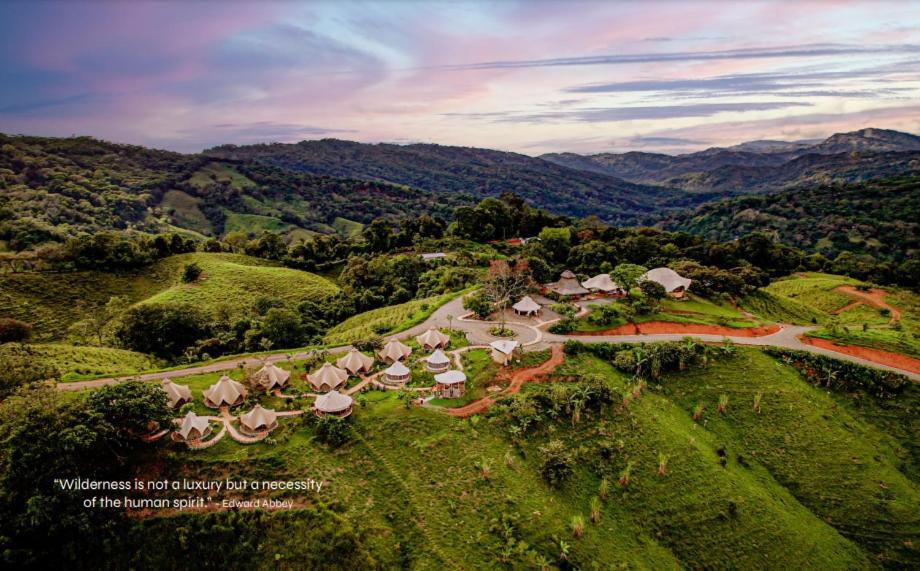 Holos Retreat Center: The Entire Ridge Basecamp Baru Ngoại thất bức ảnh