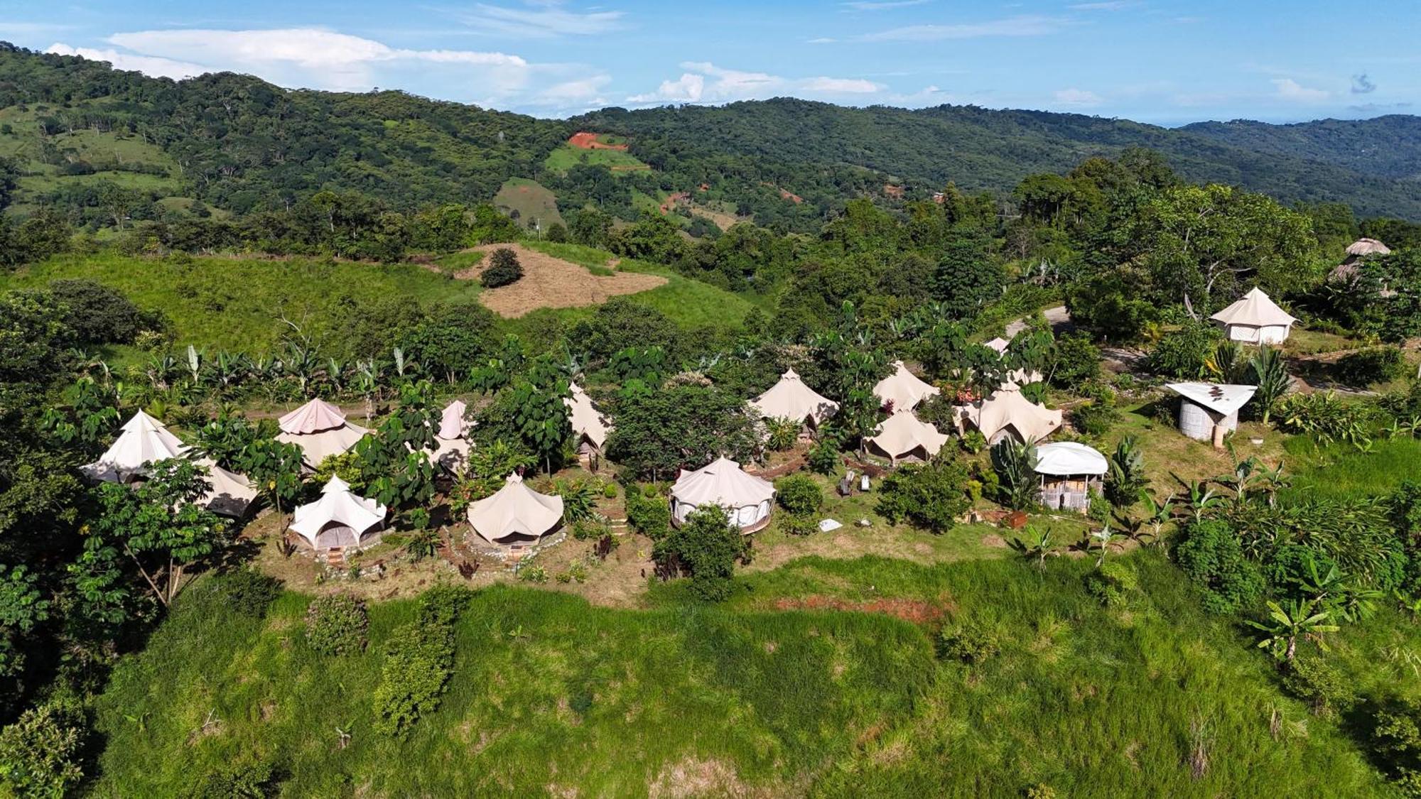 Holos Retreat Center: The Entire Ridge Basecamp Baru Ngoại thất bức ảnh