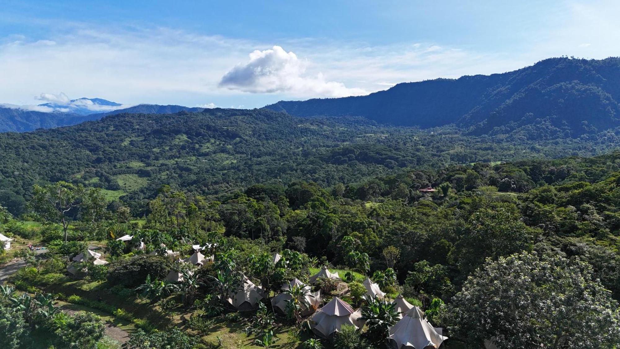 Holos Retreat Center: The Entire Ridge Basecamp Baru Ngoại thất bức ảnh