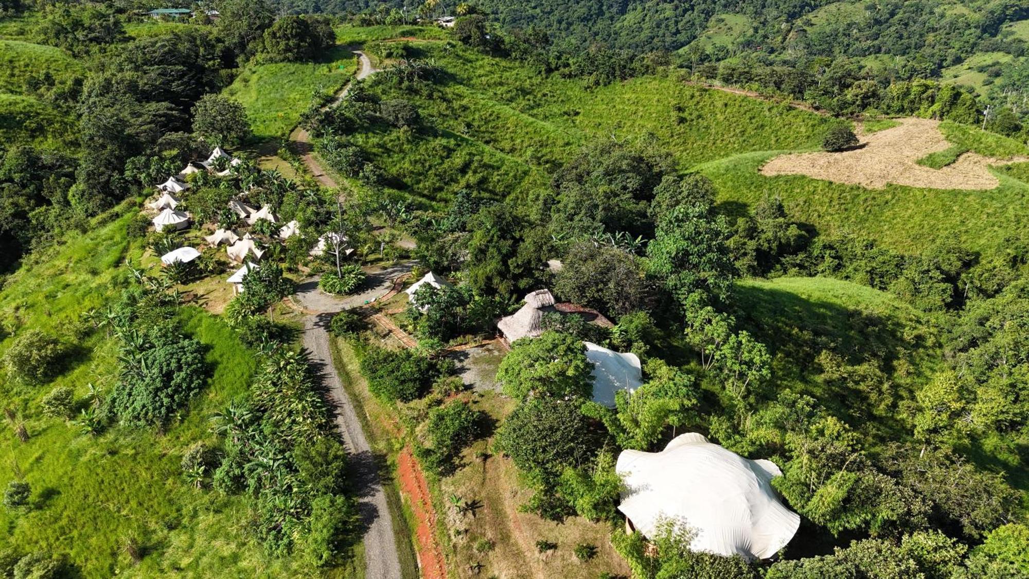 Holos Retreat Center: The Entire Ridge Basecamp Baru Ngoại thất bức ảnh